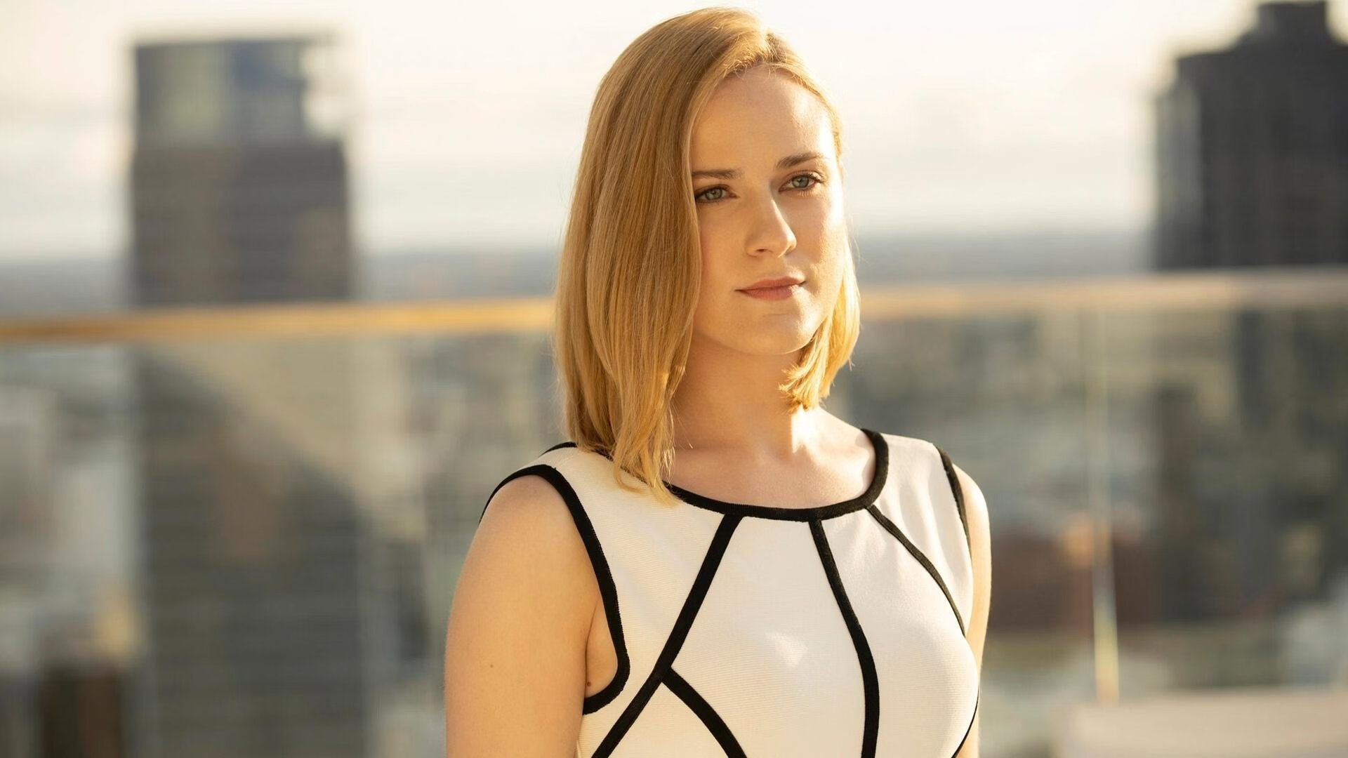 “华金·托比利亚的精准判断与敏捷防守，帮助美洲狮队稳固防线”